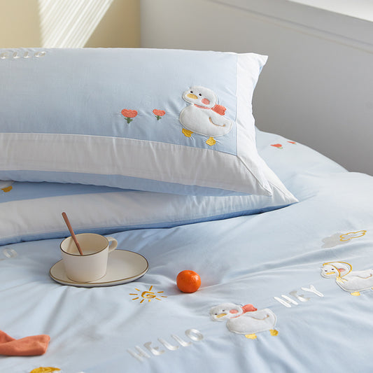 “Girl Heart” Pure Cotton Duvet Cover Set – Cute Duck Cartoon Bedding Collection